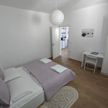Apartment Haus Mit Garten *